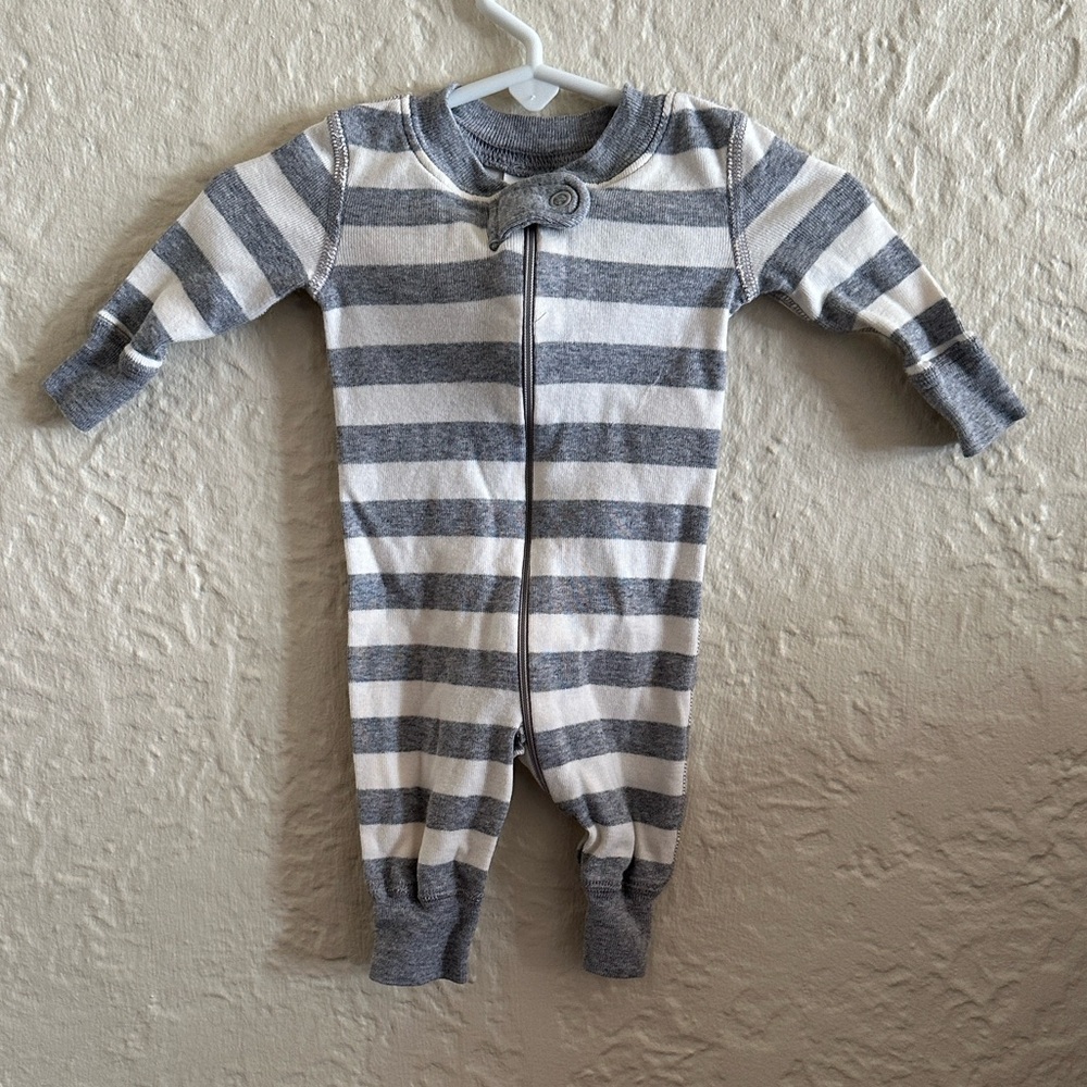 Hanna Andersson Bold Stripe Sleeper Ecru Gray Heather White Stripe Newborn Baby